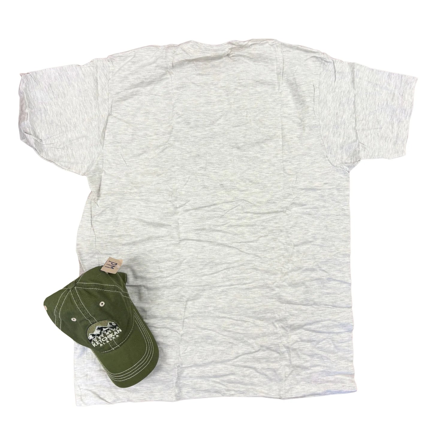 Back of heather oatmeal tee and green hat