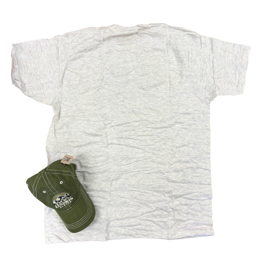 Back of heather oatmeal tee and green hat
