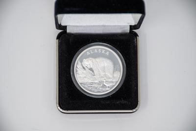 Grizzly Bear W/fish Coin