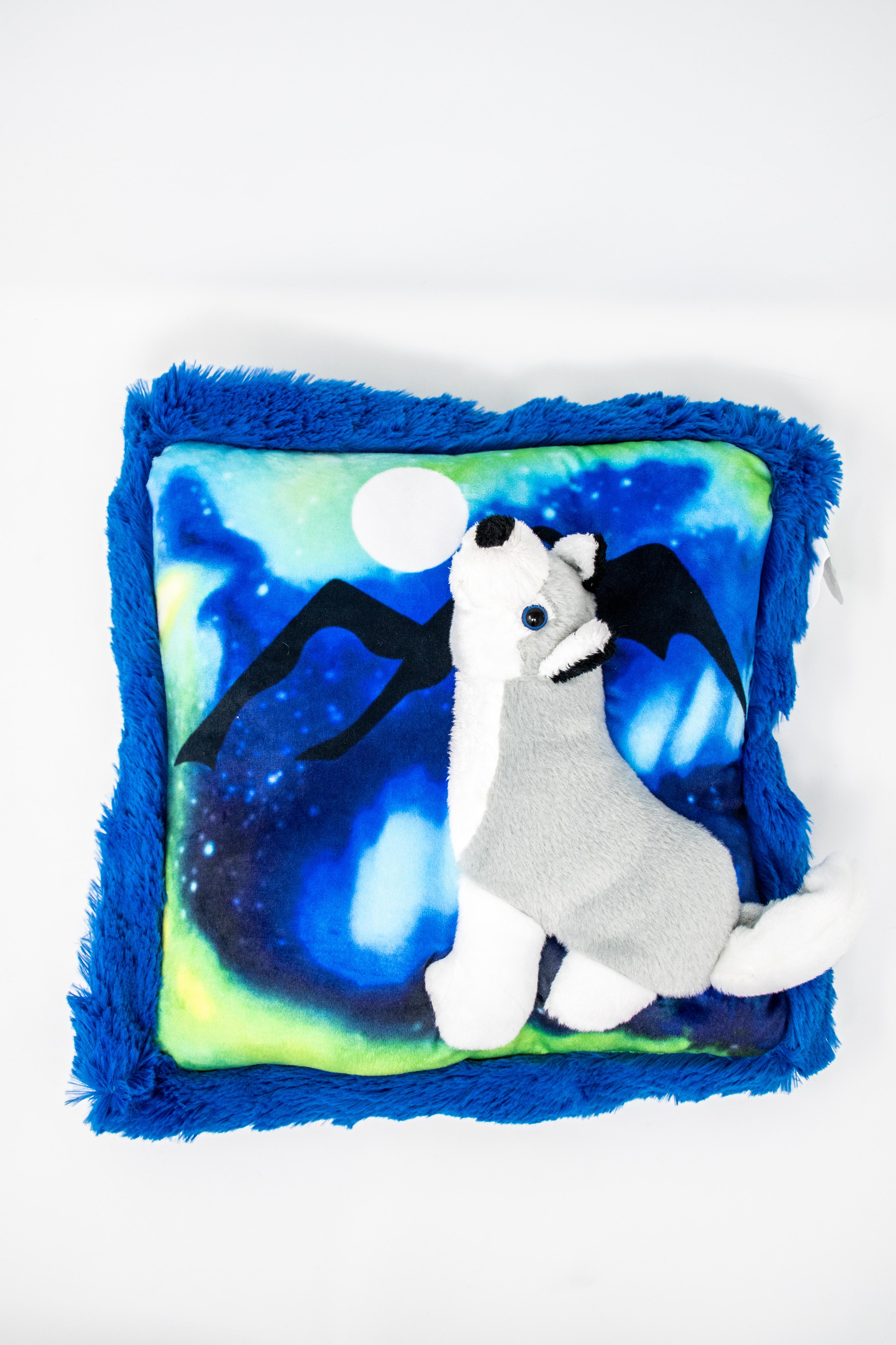  N.Lights Howling At The Moon Pillow
