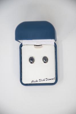 Oval Stud - Earring