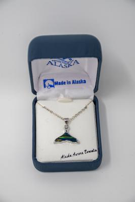 Whale Tail - Necklace